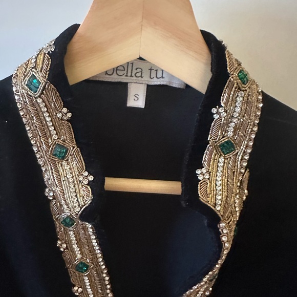 Elegant Black Embellished Women's Top - Picture 3 of 11